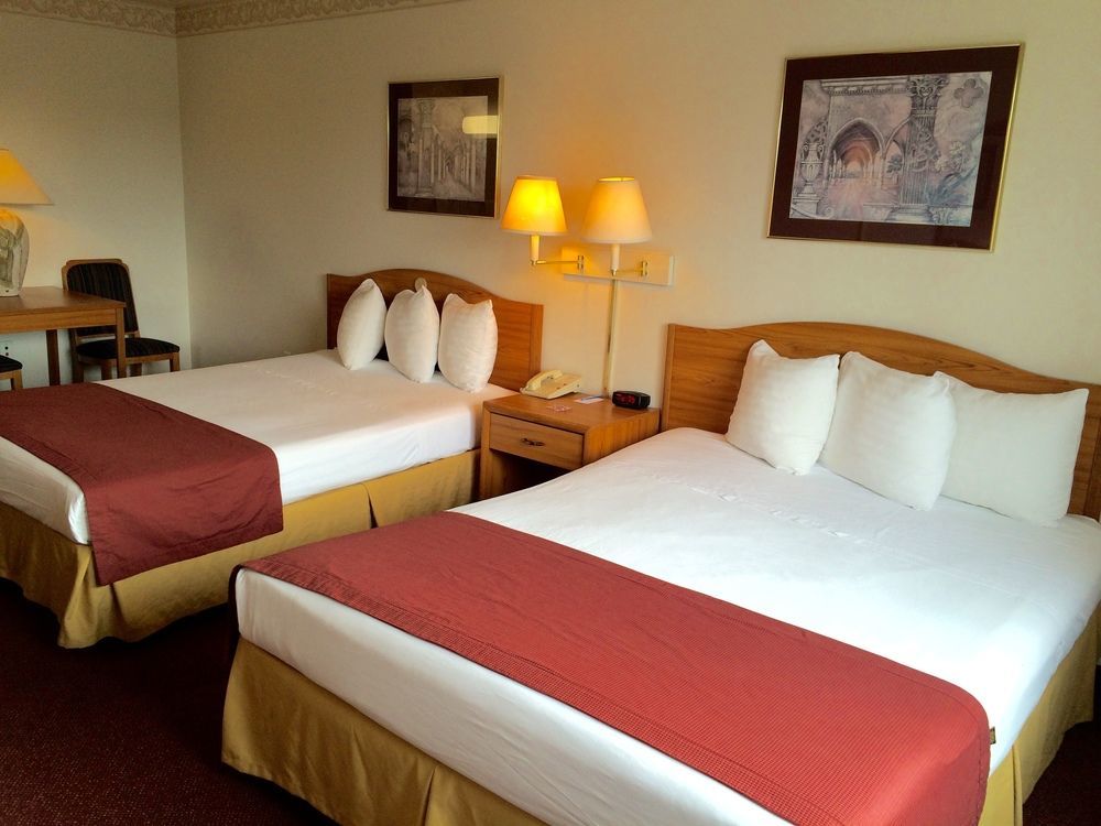 Peppermill Empress Inn Centralia Buitenkant foto